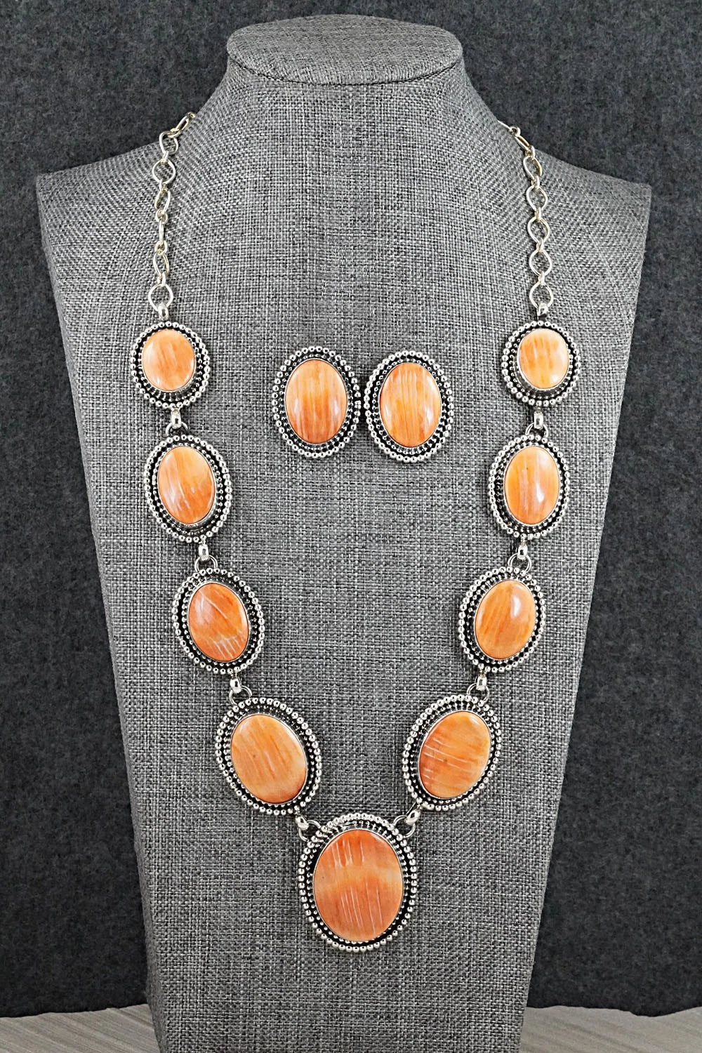 Spiny Oyster & Sterling Silver Necklace and Earrings Set - Darrin Livingston