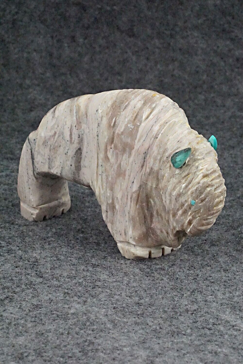 Buffalo Zuni Fetish Carving - Kevin Quam