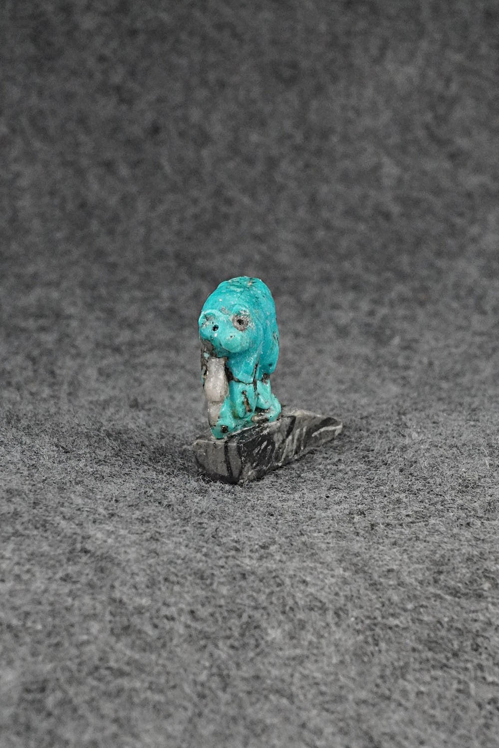 Bear Zuni Fetish Carving - Ruben Najara