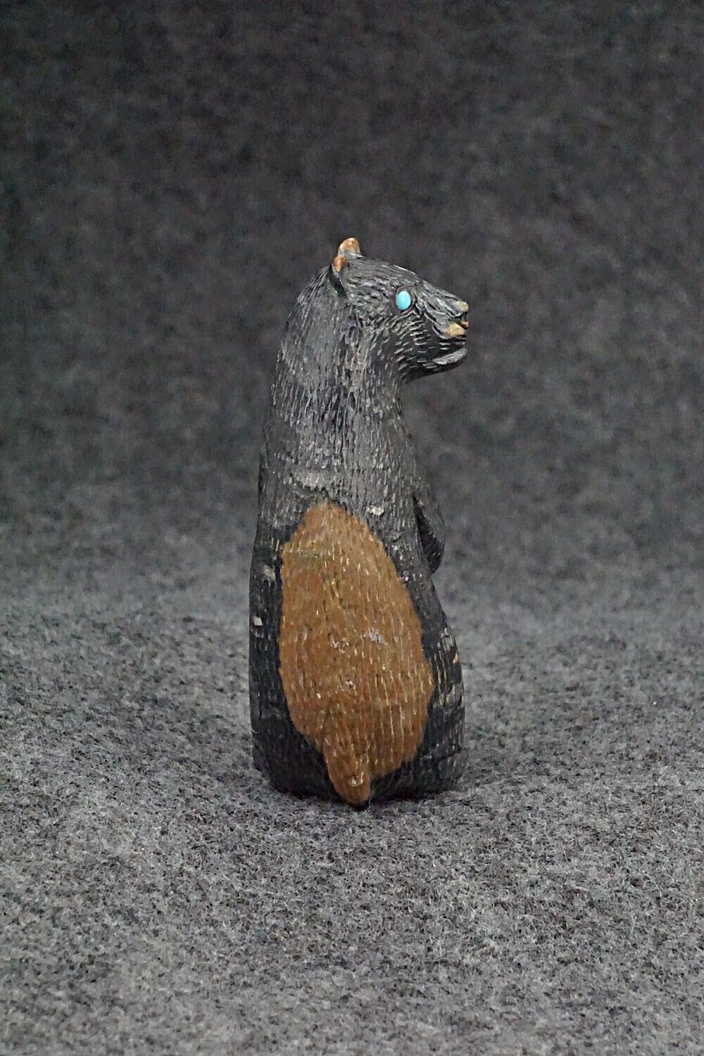 Bear Zuni Fetish Carving - Lance Cheama
