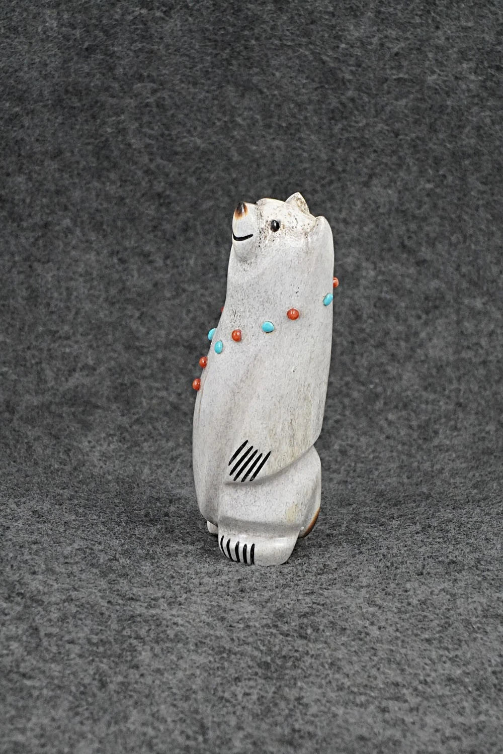 Bear Zuni Fetish Carving - Claudia Peina