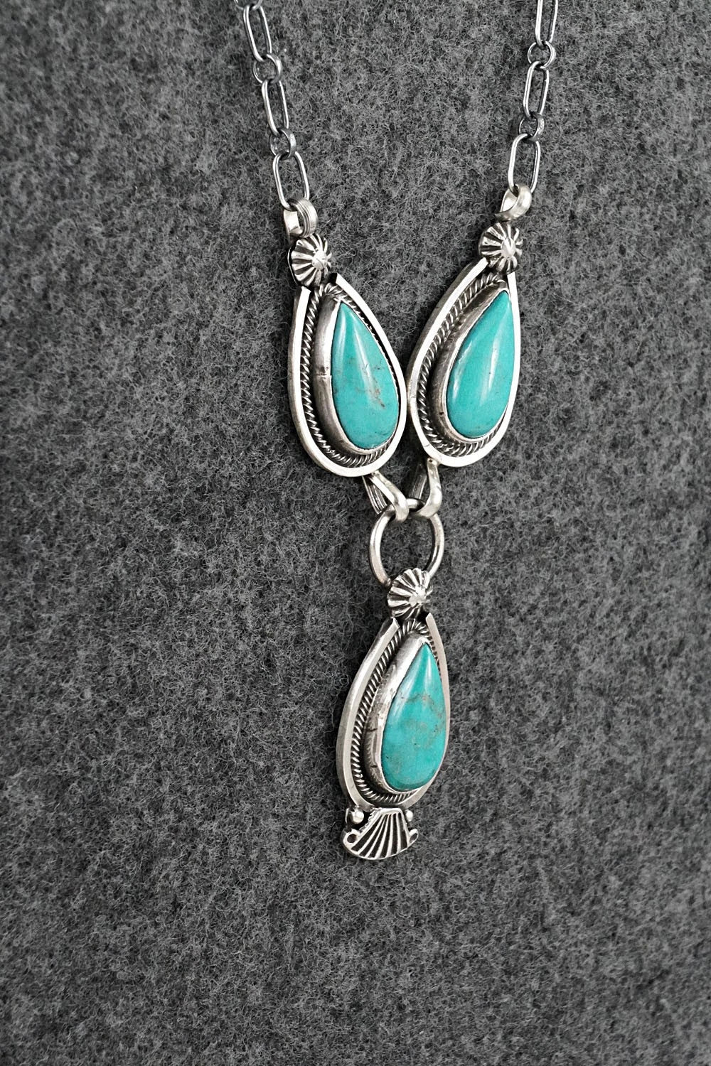 Turquoise & Sterling Silver Necklace - Verley Betone