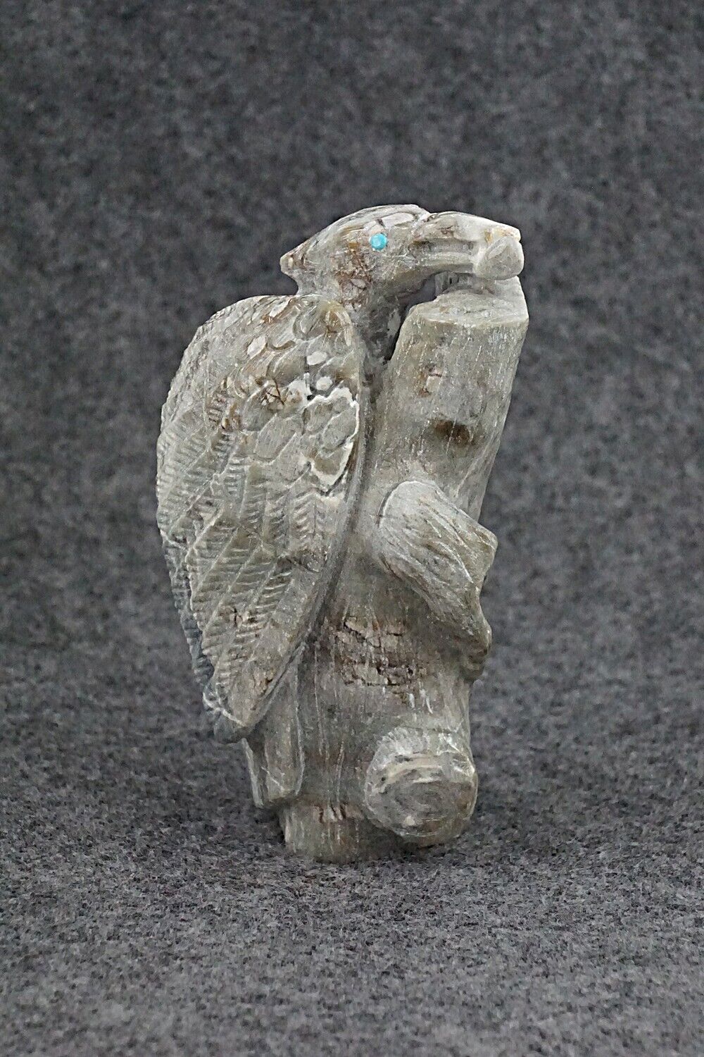 Bird Zuni Fetish Carving - Derrick Kaamasee