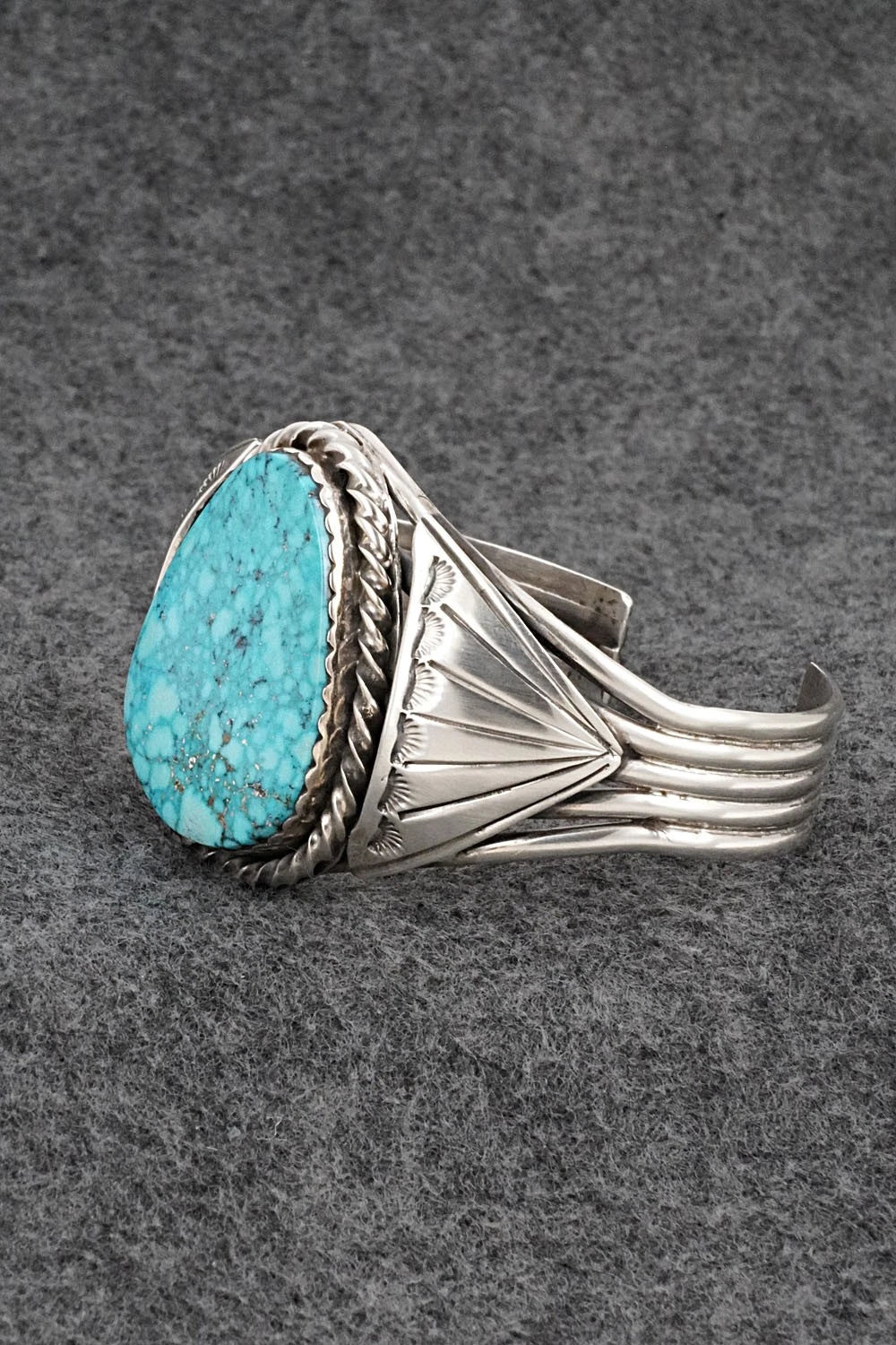 Turquoise & Sterling Silver Vintage Bracelet - Larose Ganadonegro