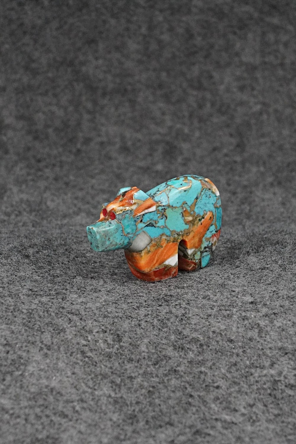 Bear Zuni Fetish Carving - Bernard Laiwekete