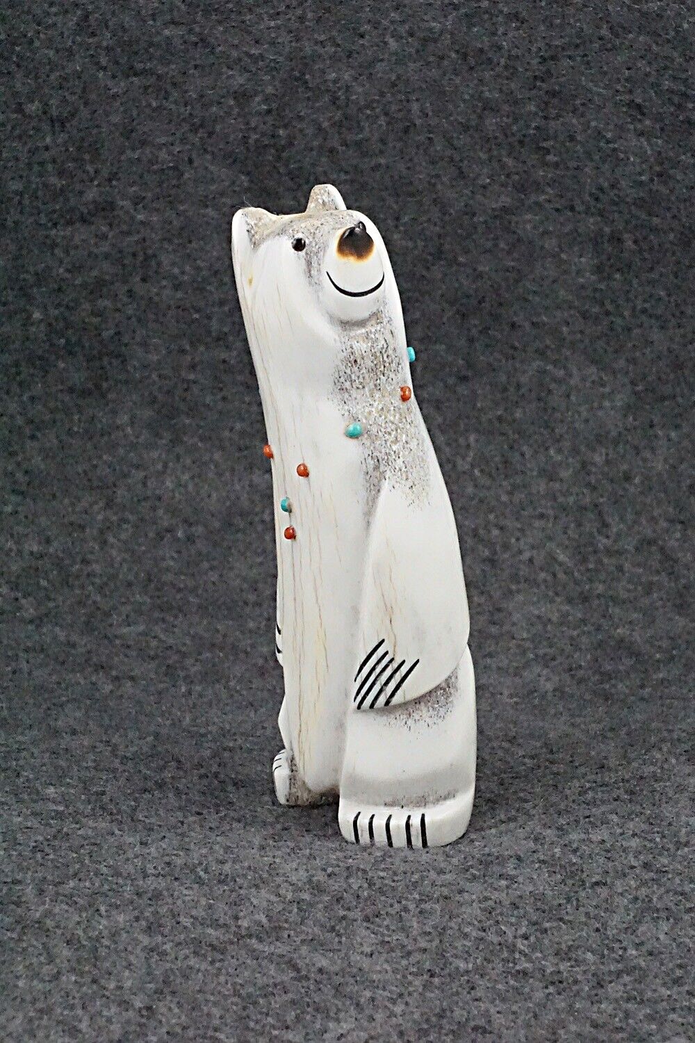 Bear Zuni Fetish Carving - Claudia Peina