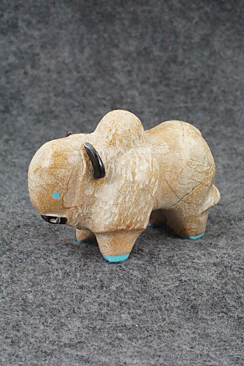 Buffalo Zuni Fetish Carving - Freddie Leekya
