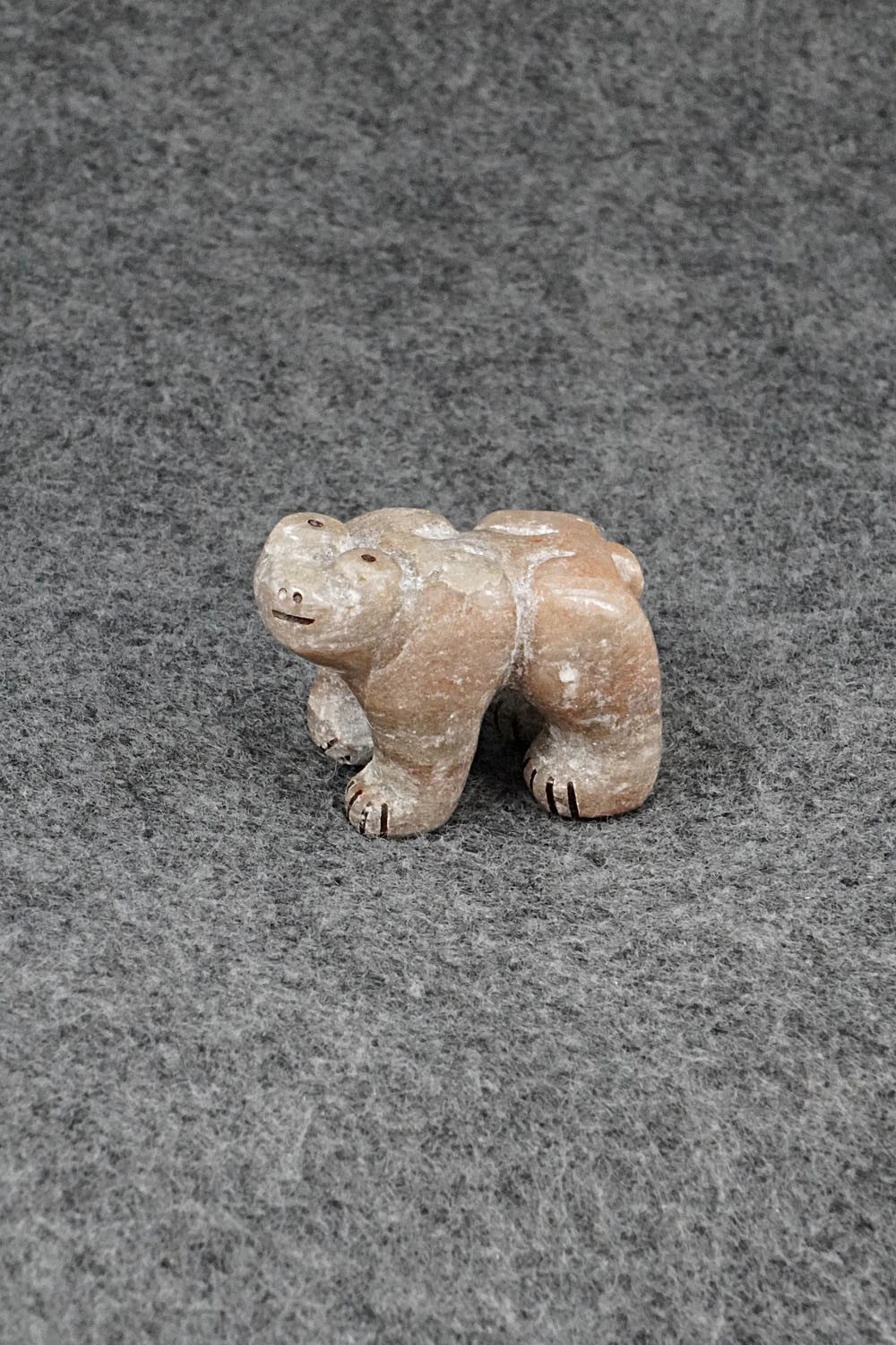 Bear Zuni Fetish Carving - Rick Kallestewa