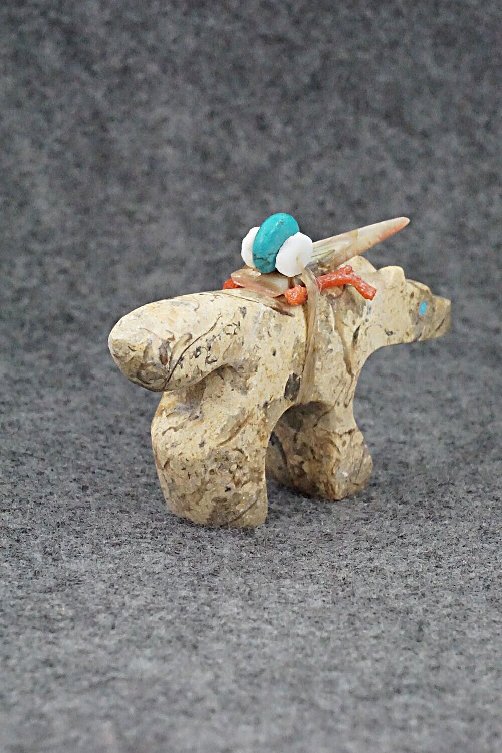 Wolf Zuni Fetish Carving - Fernando Laiwakete