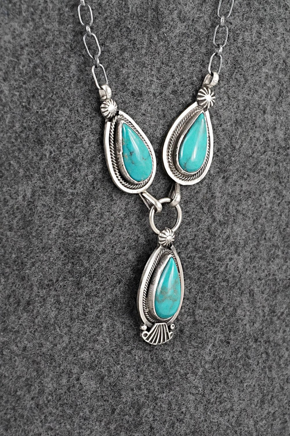 Turquoise & Sterling Silver Necklace - Verley Betone