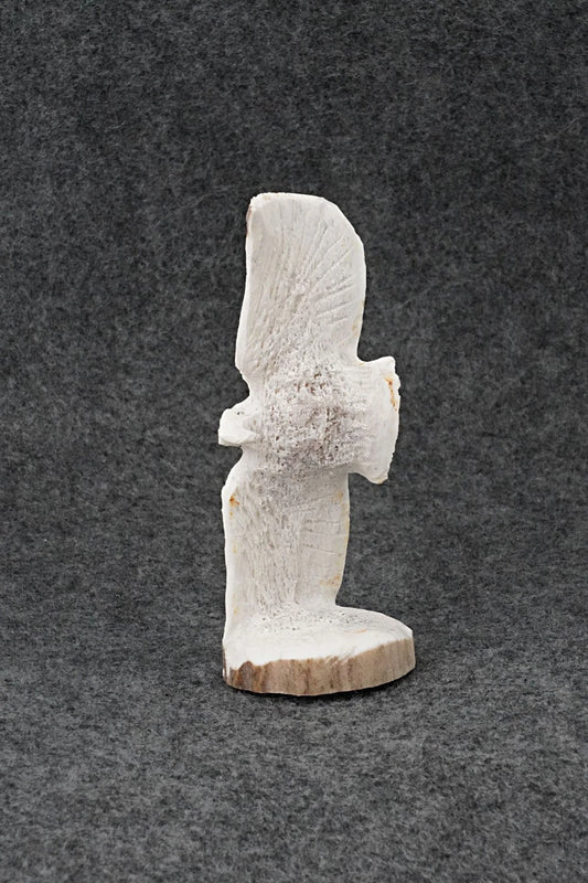 Eagle Zuni Fetish Carving - Lewis Malie