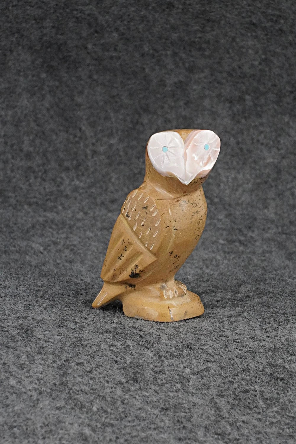 Owl Zuni Fetish Carving - Enrike Leekya