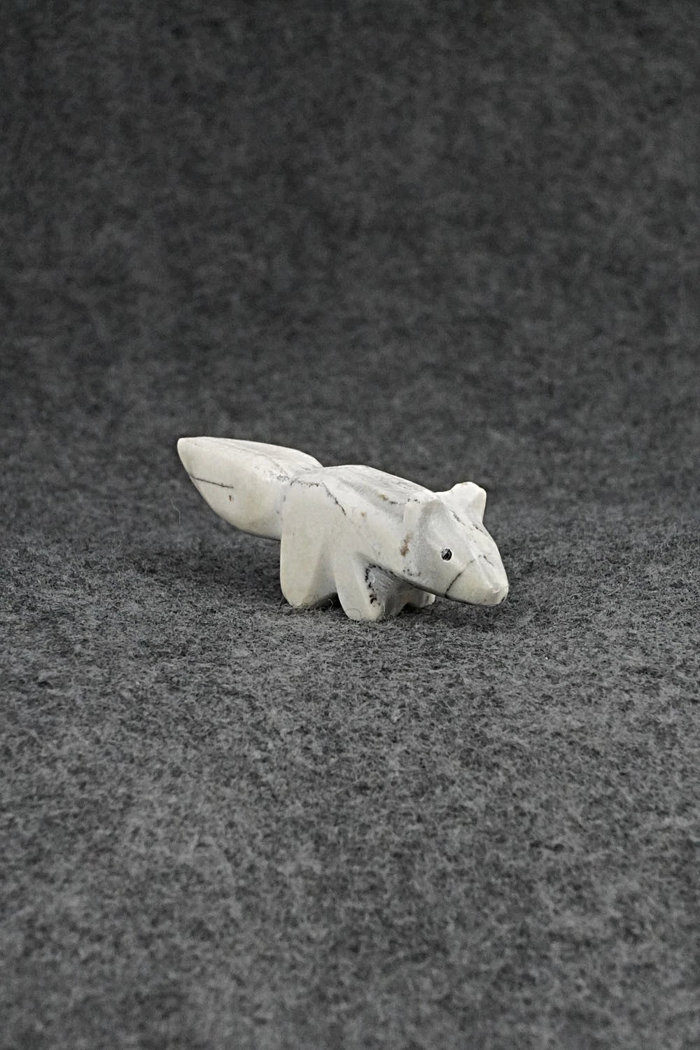 Fox Zuni Fetish Carving - Benina Kallestewa