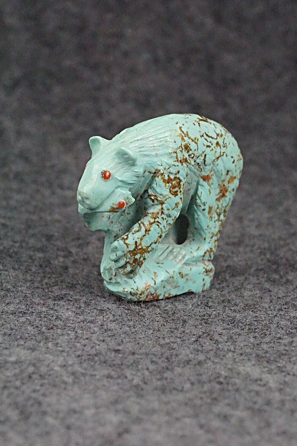 Bear with Fish Zuni Fetish - Derrick Kaamasee