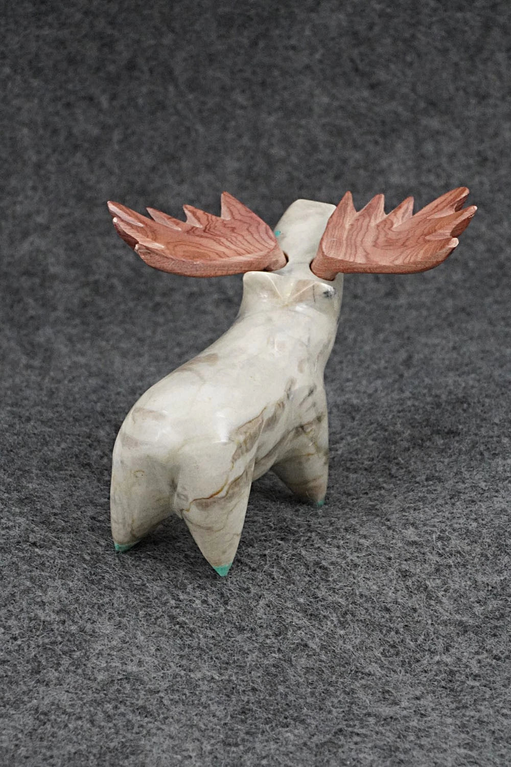 Moose Zuni Fetish Carving - Enrike Leekya
