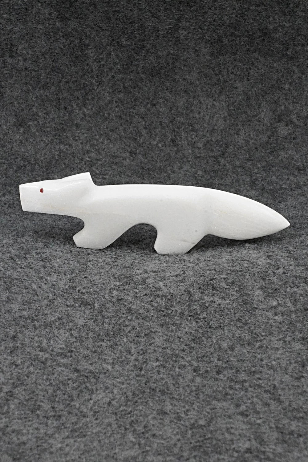 Wolf Zuni Fetish Carving - Kenric Laiwakete
