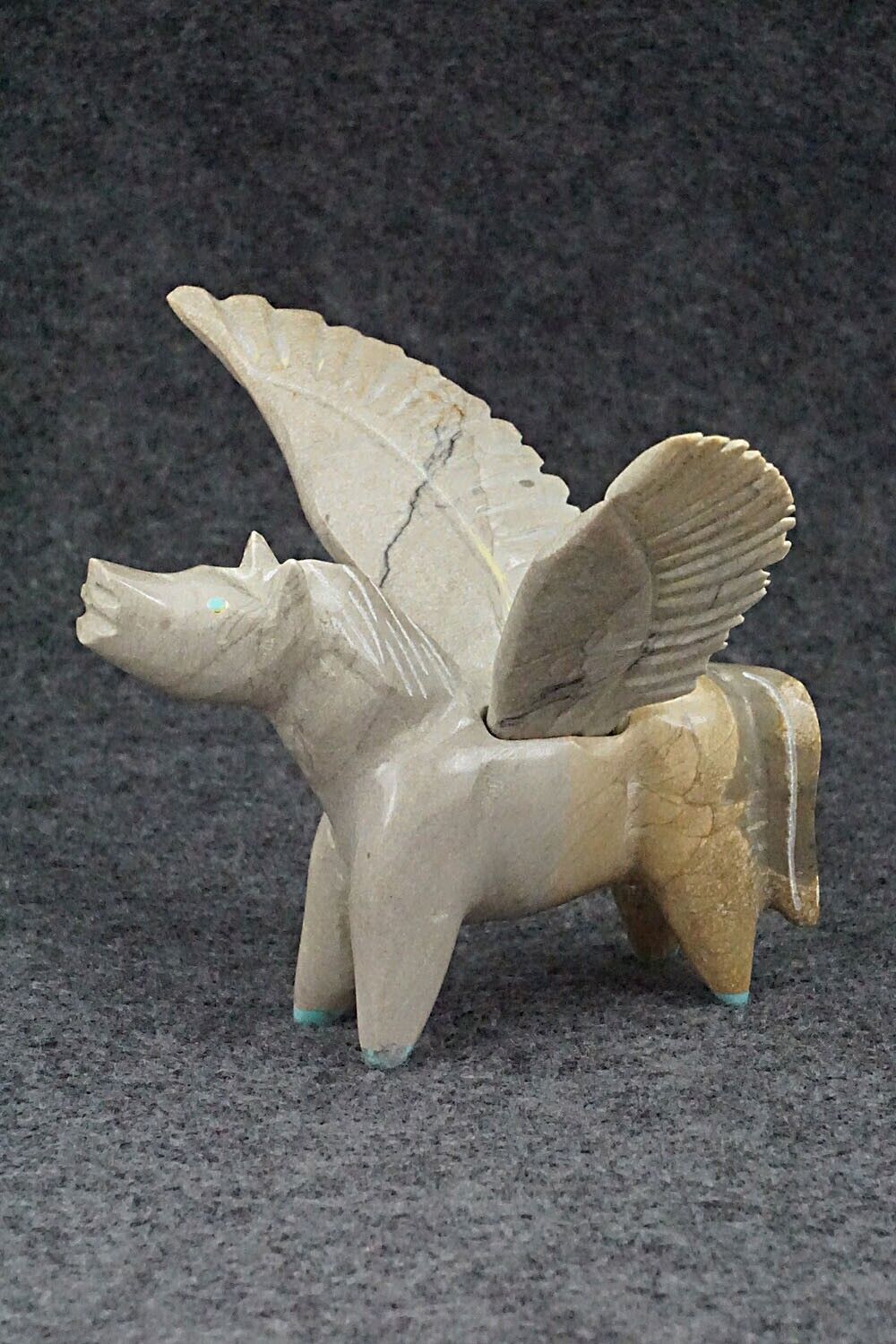 Pegasus Horse Zuni Fetish Carving - Enrike Leekya