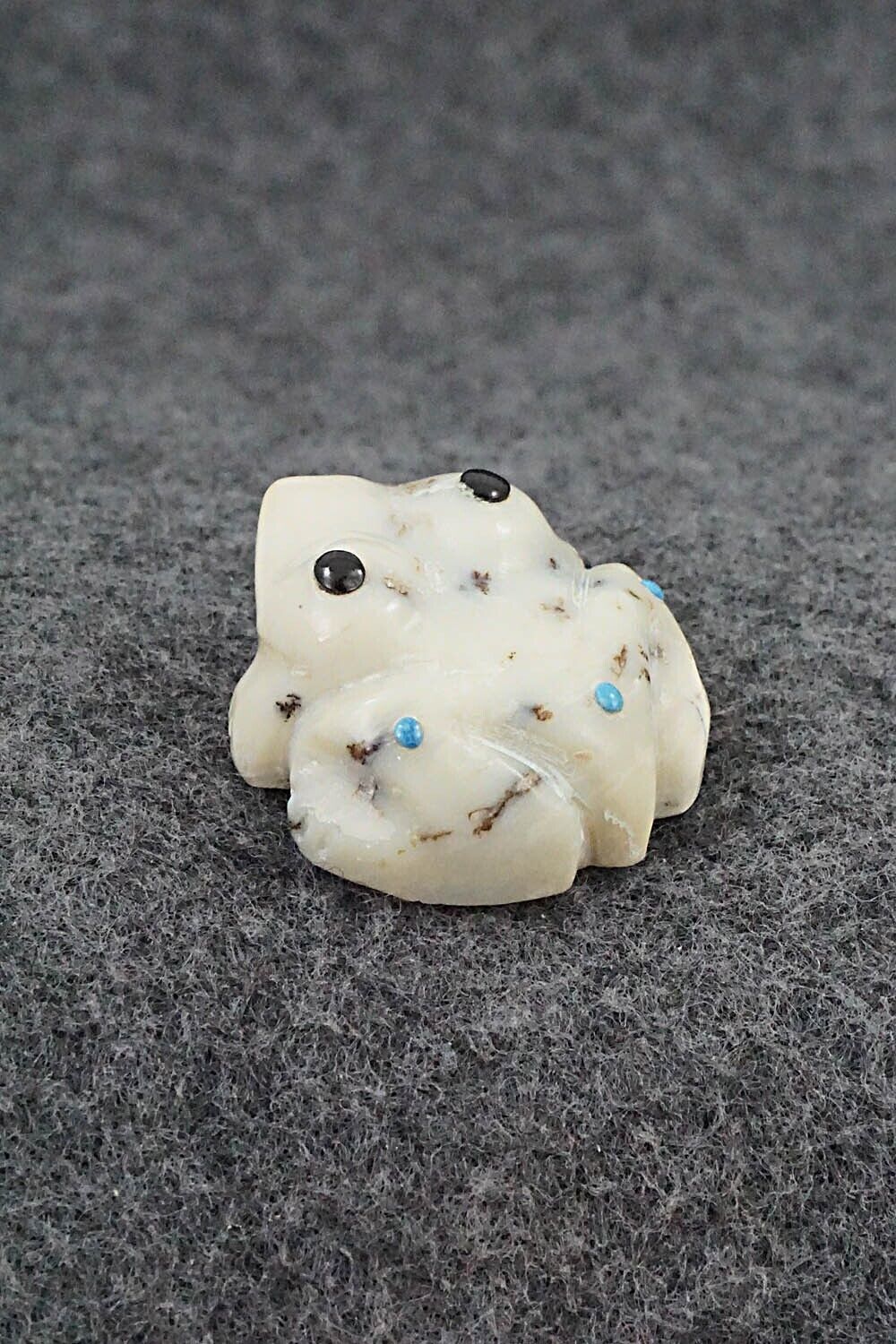 Frog Zuni Fetish Carving - Gordon Poncho