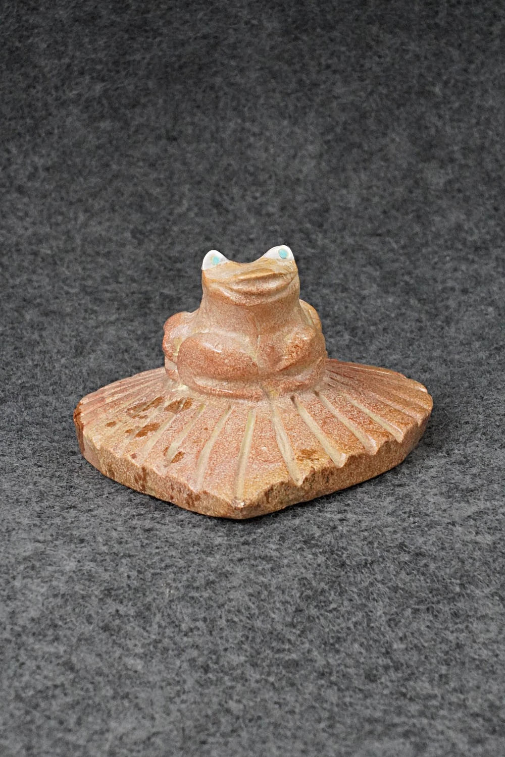 Frog Zuni Fetish Carving - Freddie Leekya