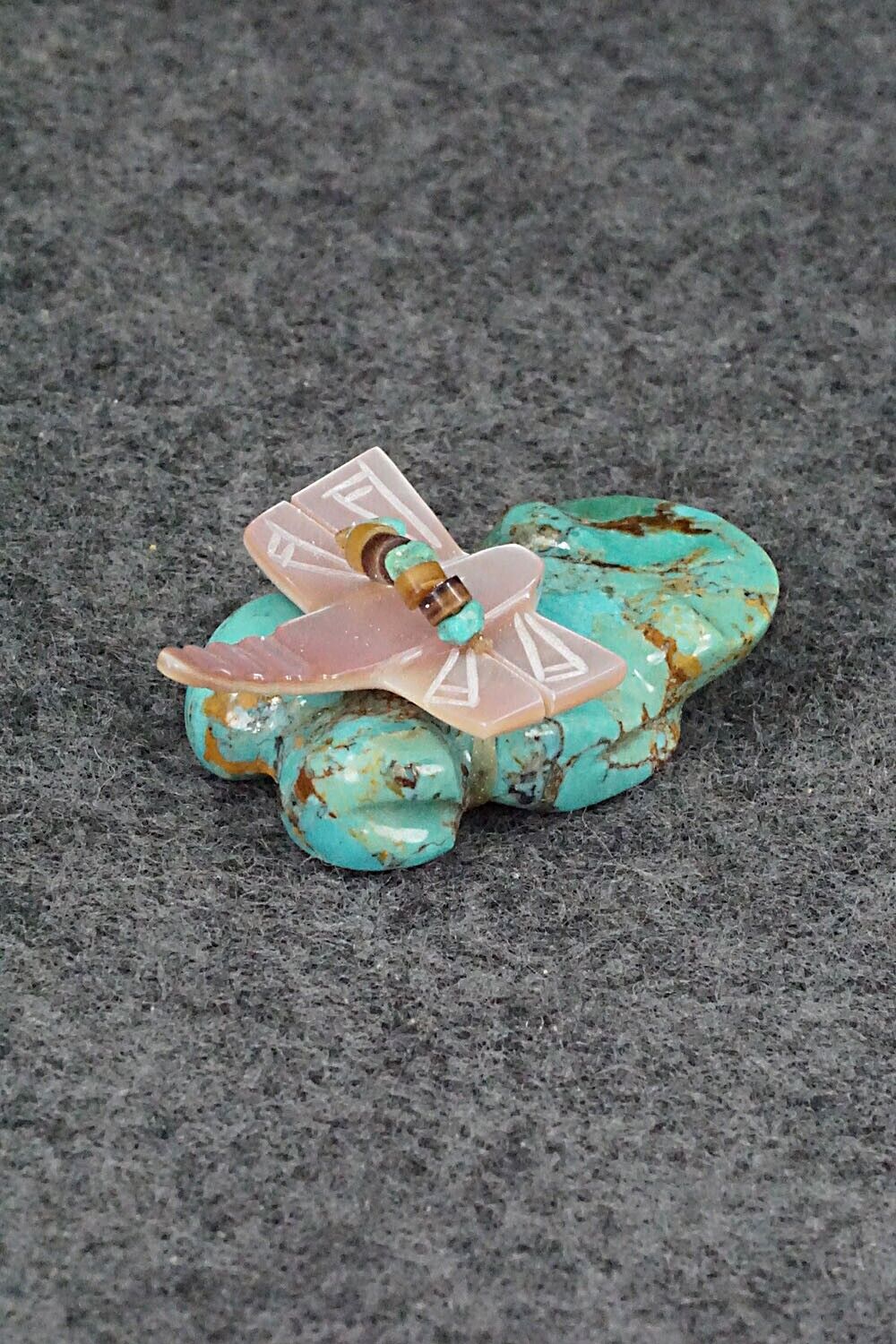 Frog with Dragonfly Zuni Fetish Carving - Daisy Rose Leonard