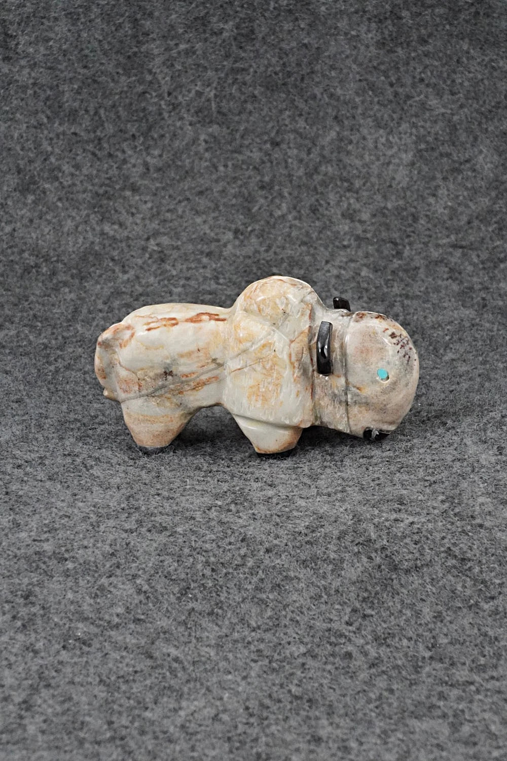 Buffalo Zuni Fetish Carving - Freddie Leekya