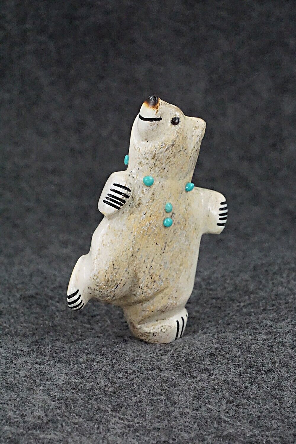 Bear Zuni Fetish Carving - Claudia Peina