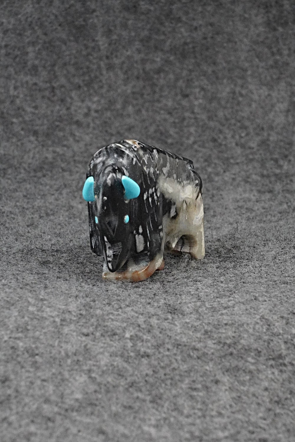 Buffalo Zuni Fetish Carving - Todd Estate