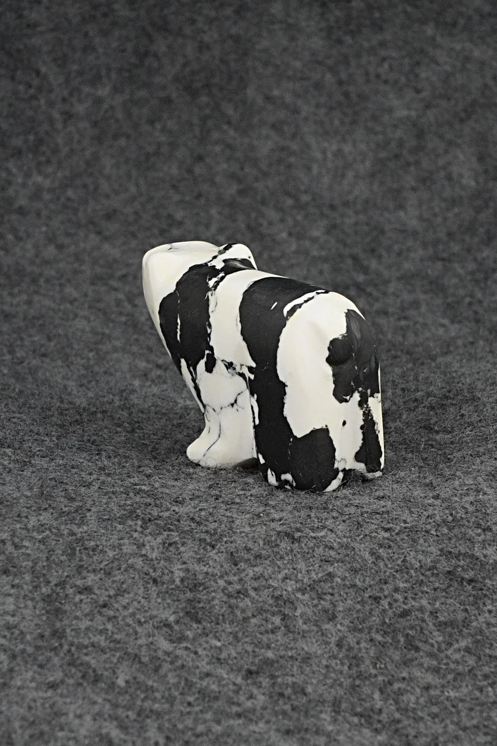 Bear Zuni Fetish Carving - David Chavez