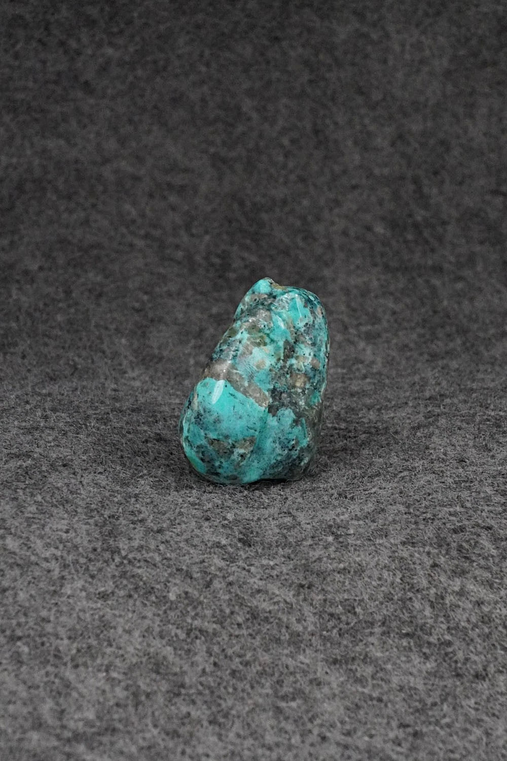 Squirrel Zuni Fetish Carving - Abby Quam Panteah