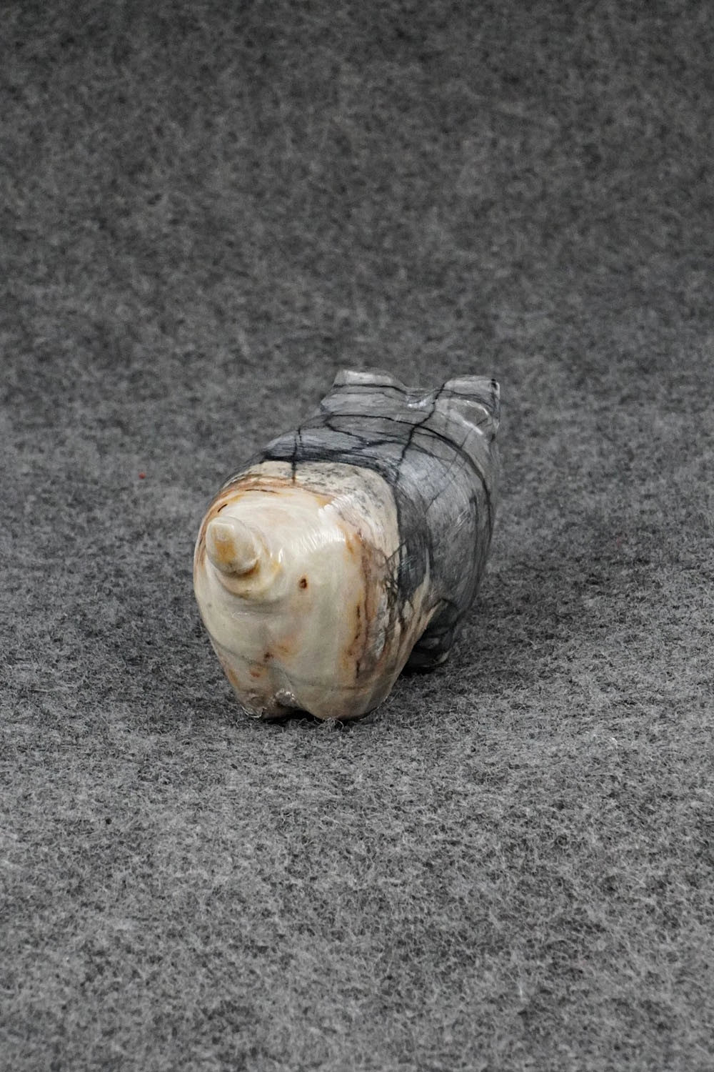 Pig Zuni Fetish Carving - Delvin Leekya