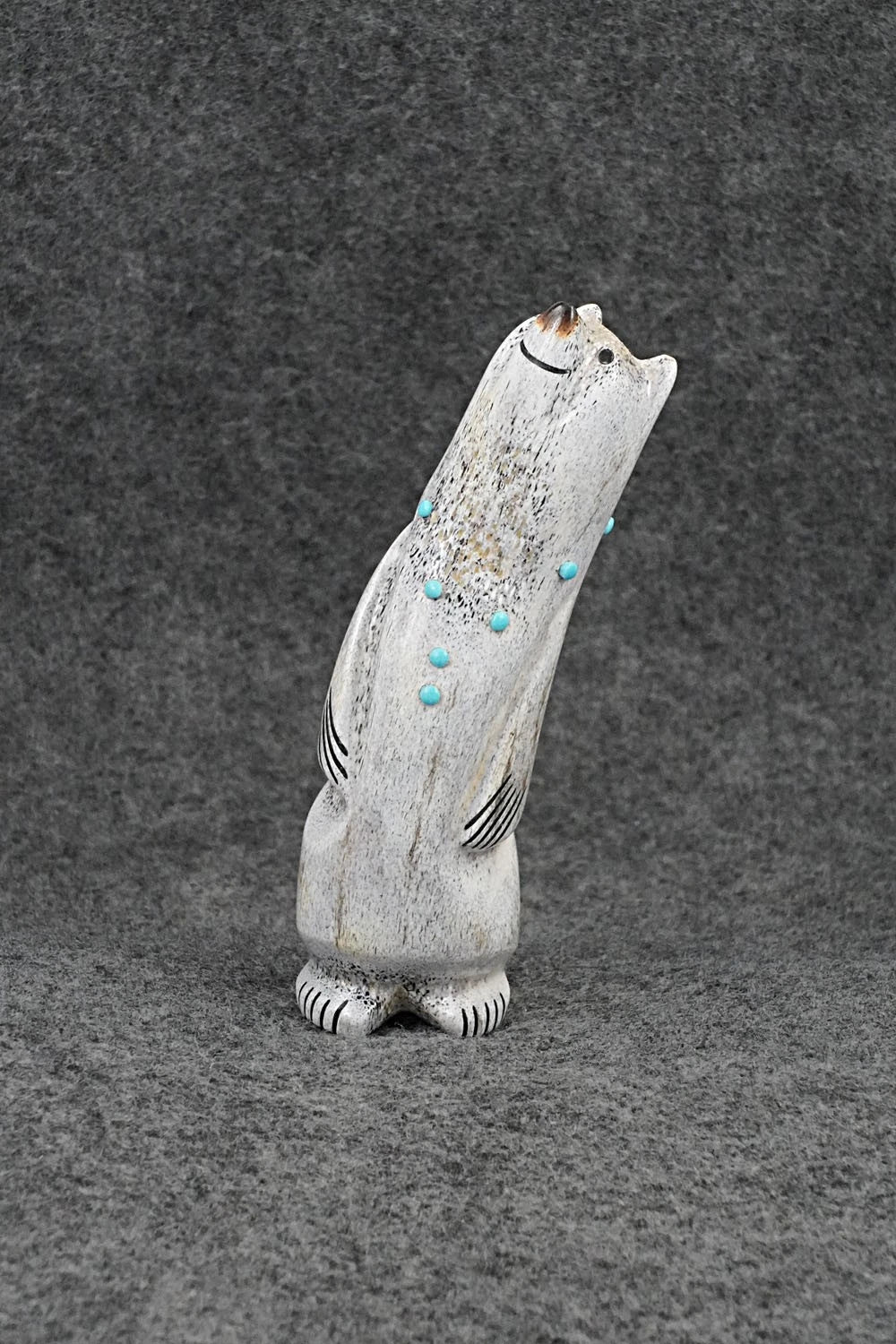 Bear Zuni Fetish Carving - Claudia Peina