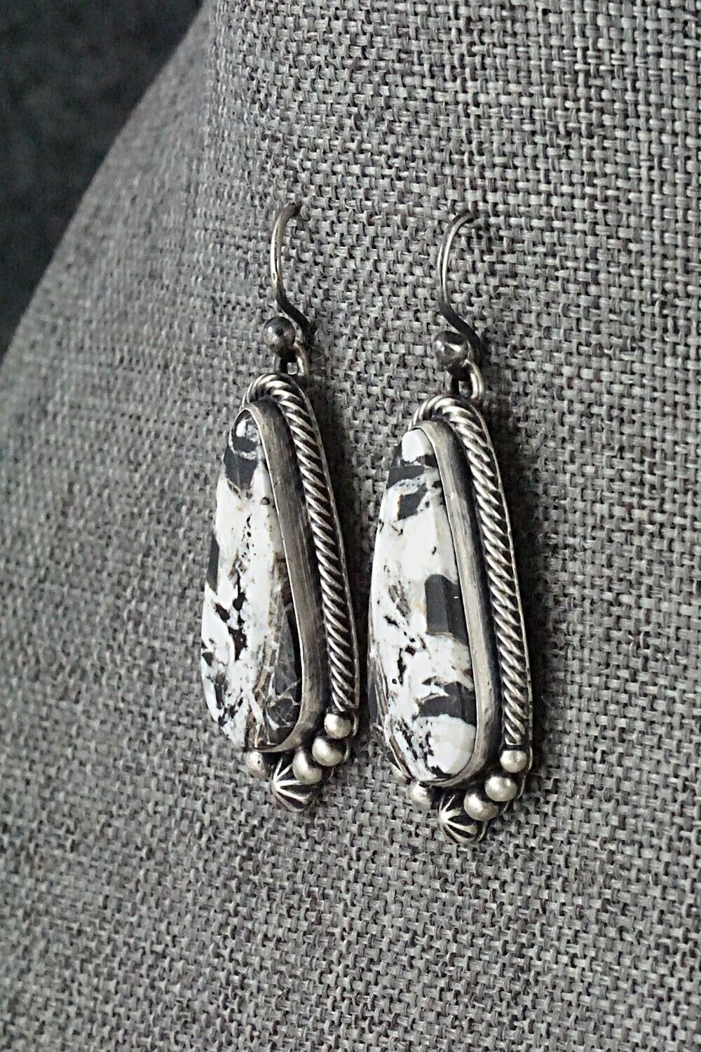 White Buffalo & Sterling Silver Necklace & Earrings Set - Diana Wylie
