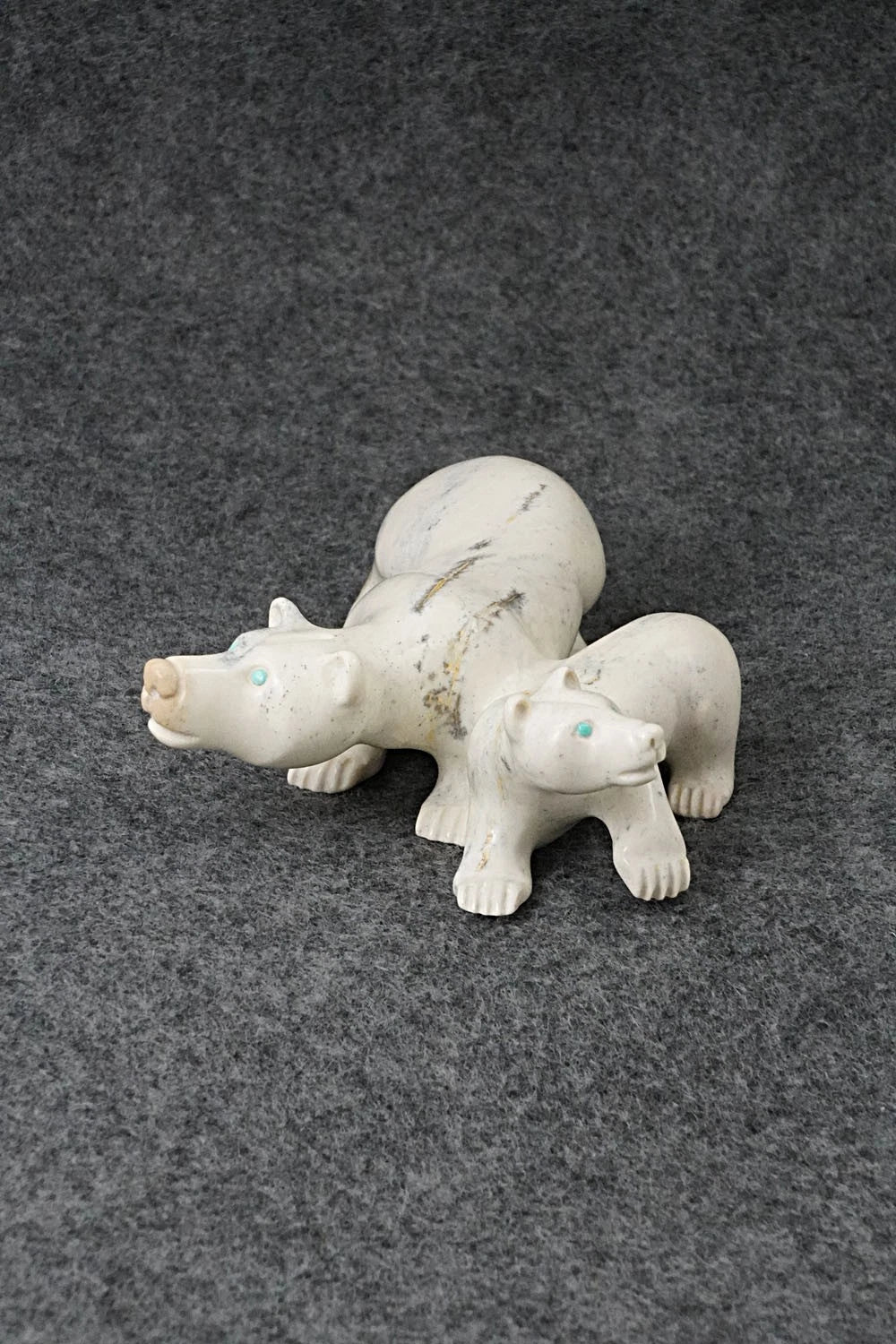 Bear Zuni Fetish Carving - Albert Eustace