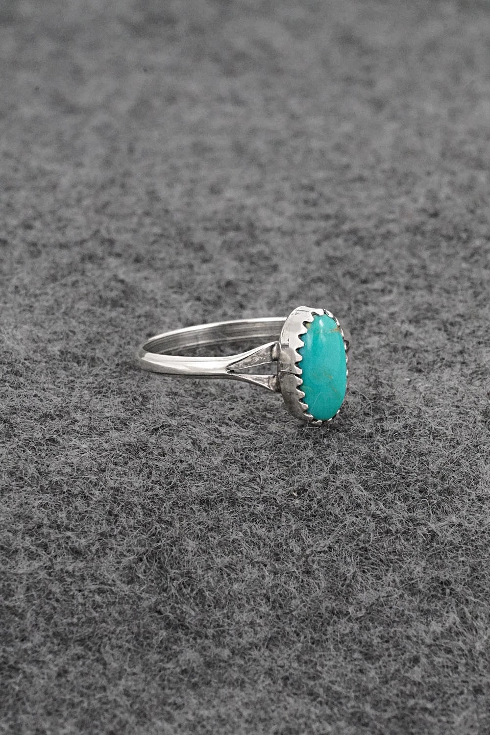 Turquoise & Sterling Silver Ring - Matthew Gordon - Size 8