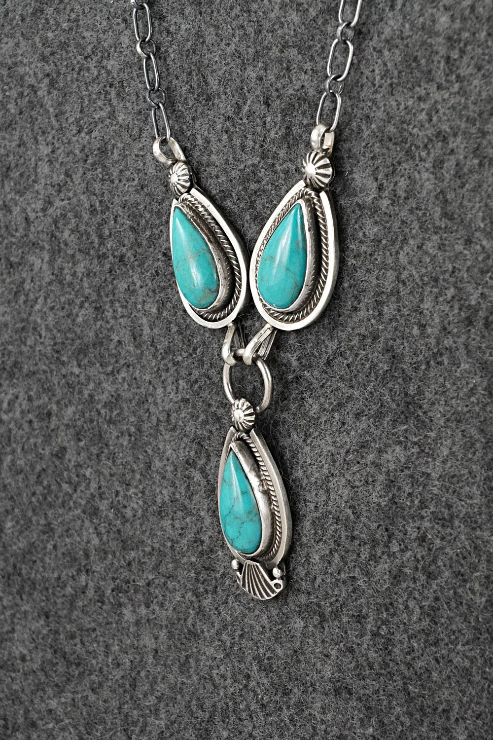 Turquoise & Sterling Silver Necklace - Verley Betone