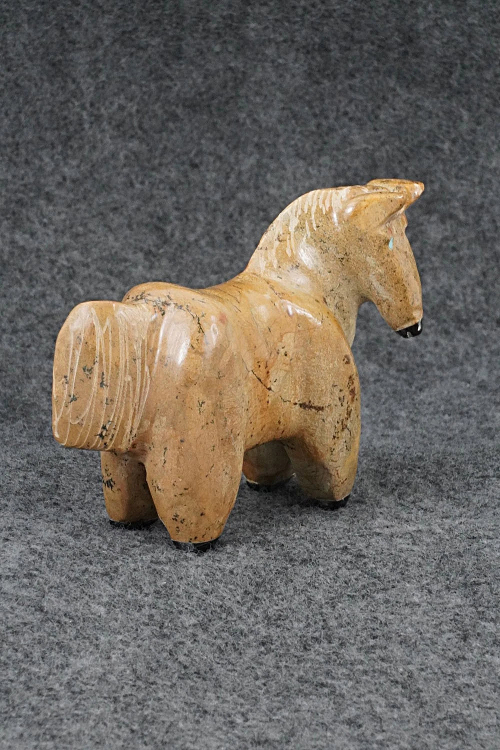 Horse Zuni Fetish Carving - Freddie Leekya