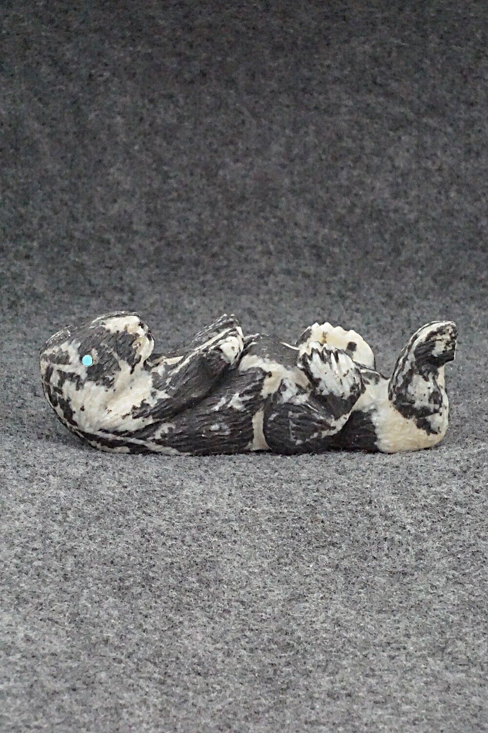 Otter Zuni Fetish Carving - Tony Mackel