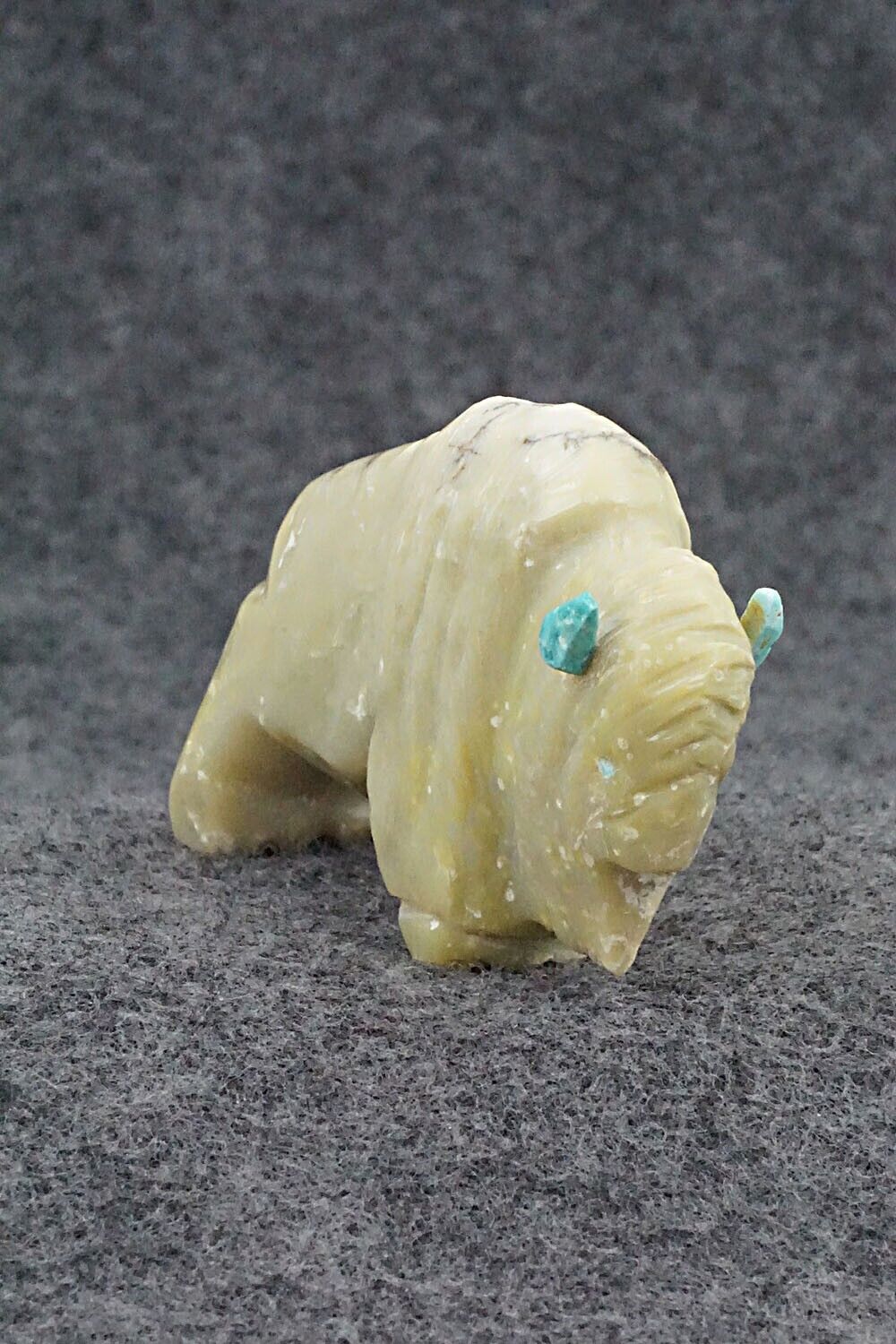 Buffalo Zuni Fetish Carving - Kevin Quam