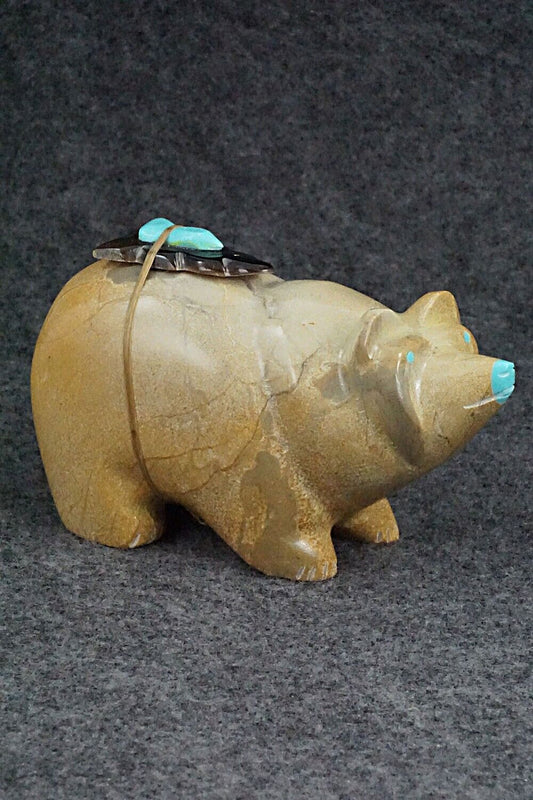 Bear Zuni Fetish Carving - Enrike Leekya