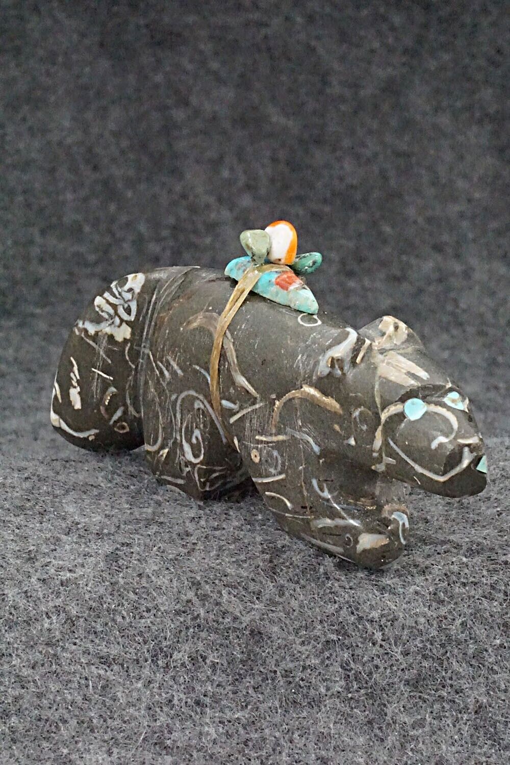 Wolf Zuni Fetish Carving - Donovan Laiwakete