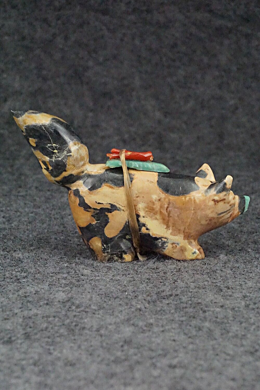 Wolf Zuni Fetish Carving - Enrike Leekya
