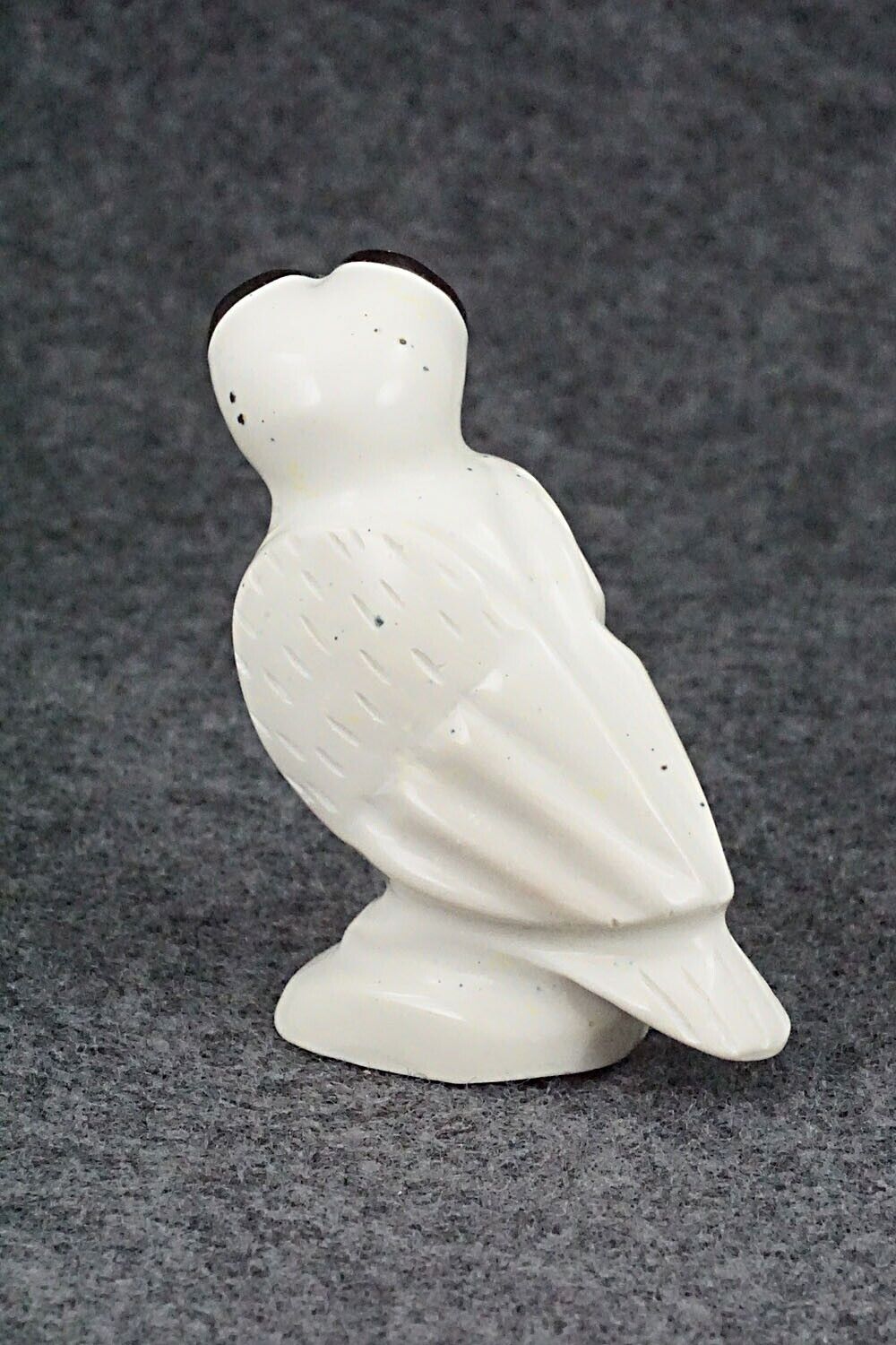 Owl Zuni Fetish Carving - Enrike Leekya