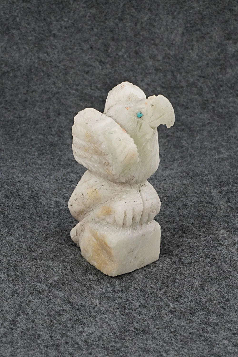 Eagle Zuni Fetish Carving - Jon Quam