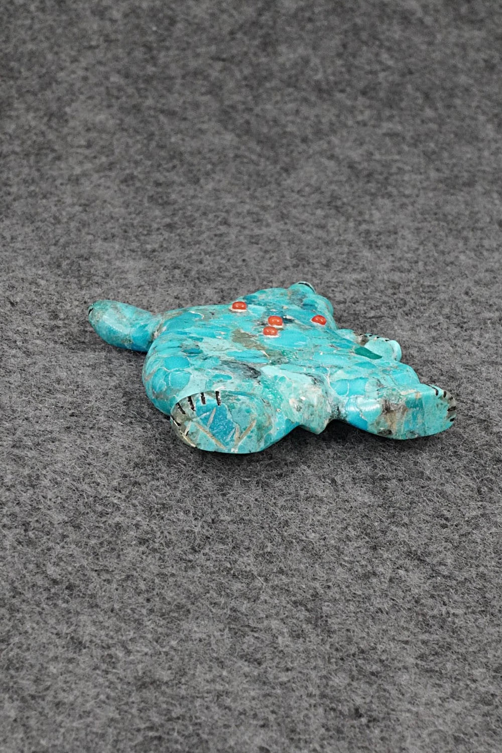 Bear Zuni Fetish Carving - Claudia Peina