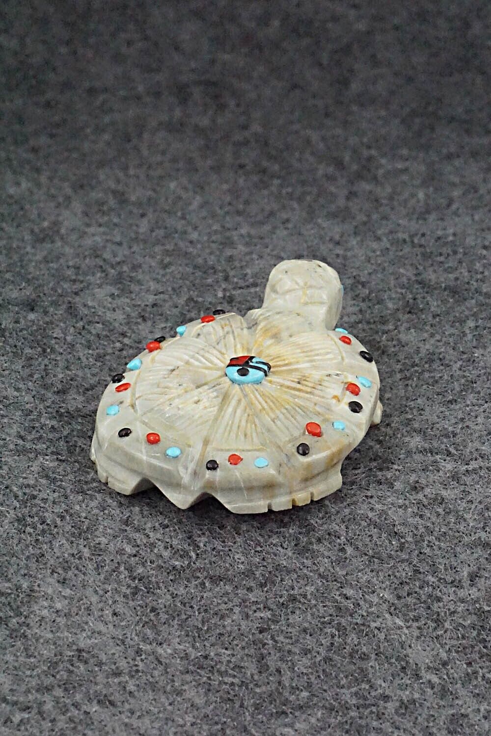 Turtle Zuni Fetish Carving - Danette Laate