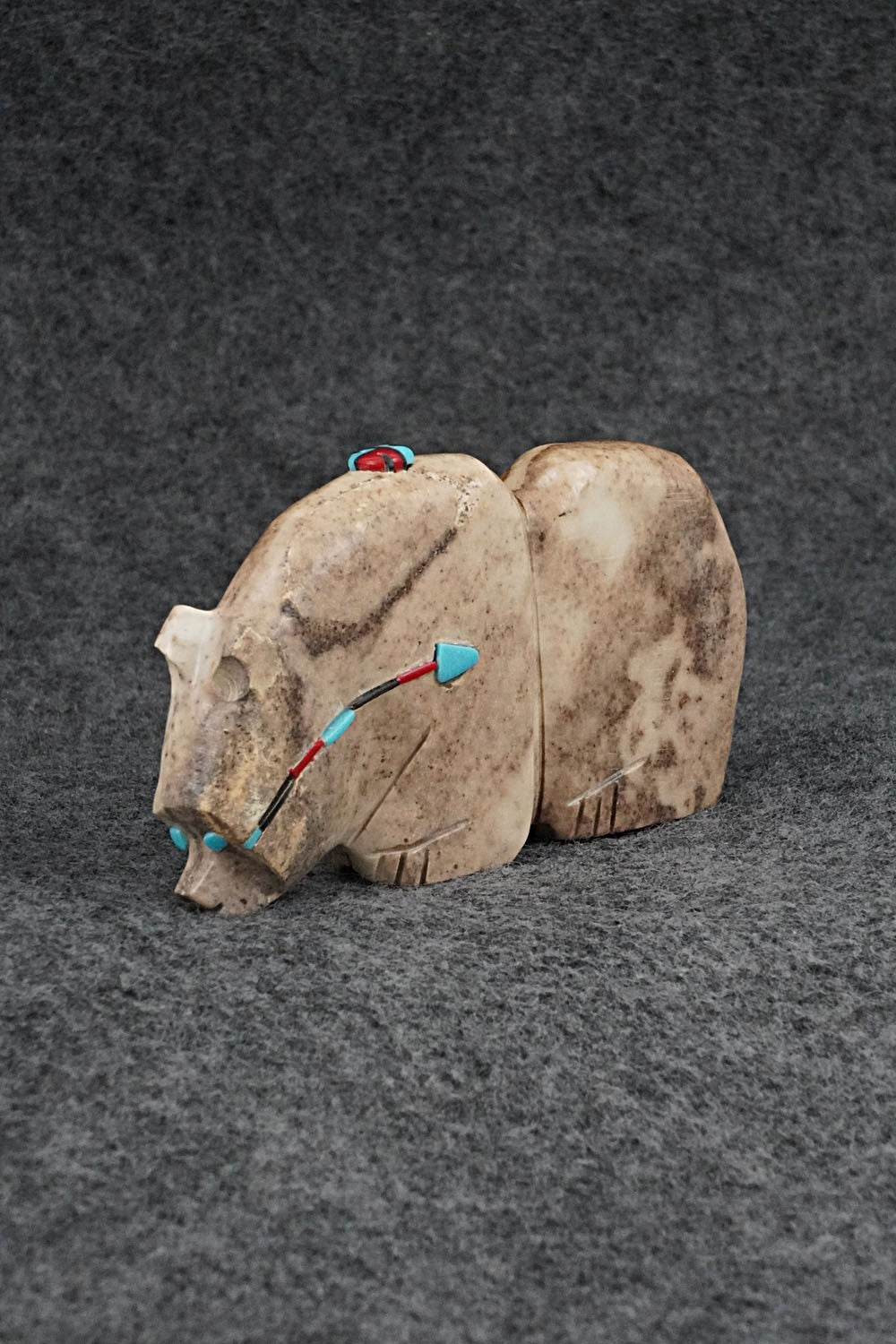 Bear Zuni Fetish Carving - Danette Laate