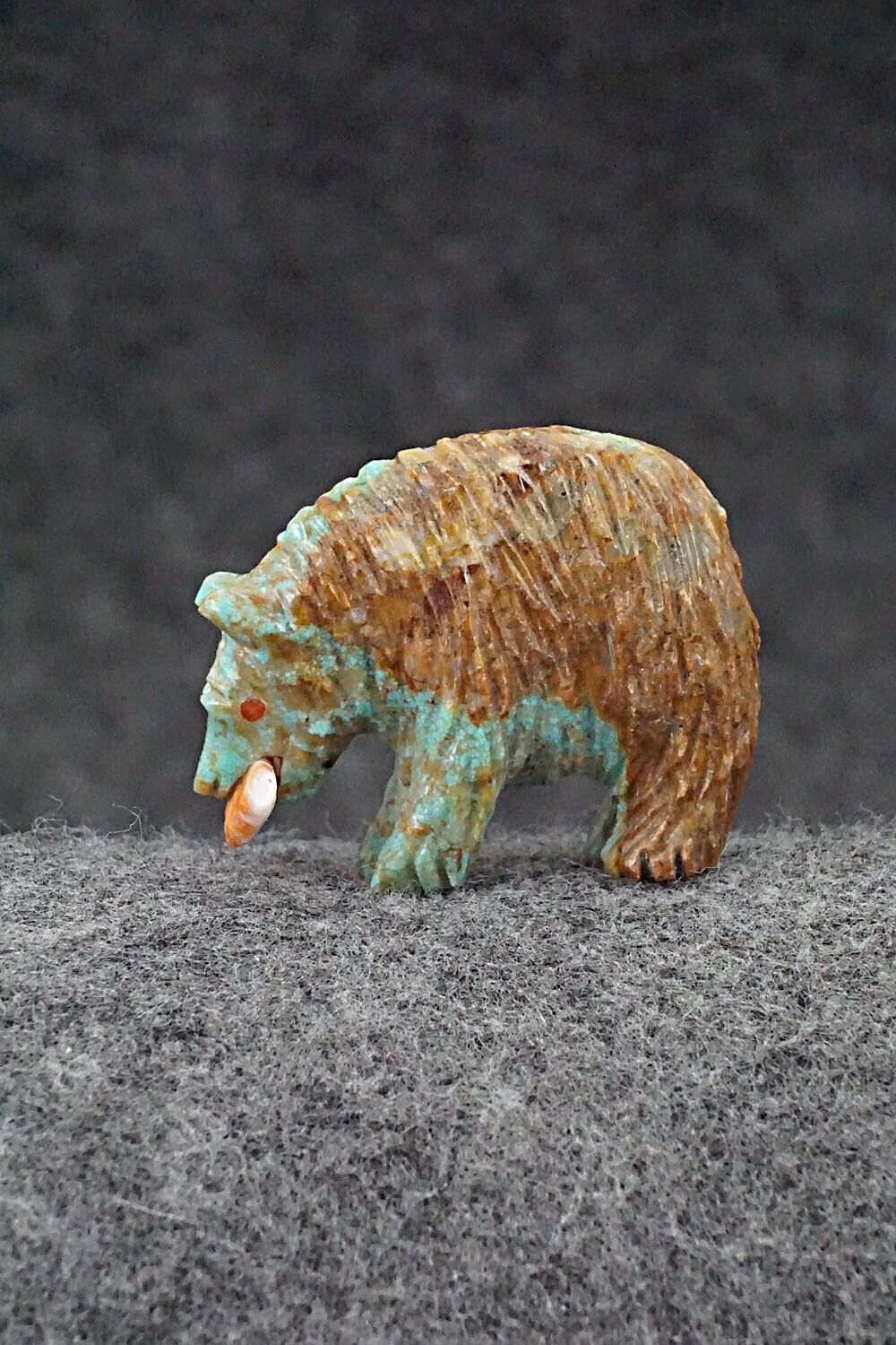Bear with Fish Zuni Fetish Carving - Andres Quandelacy