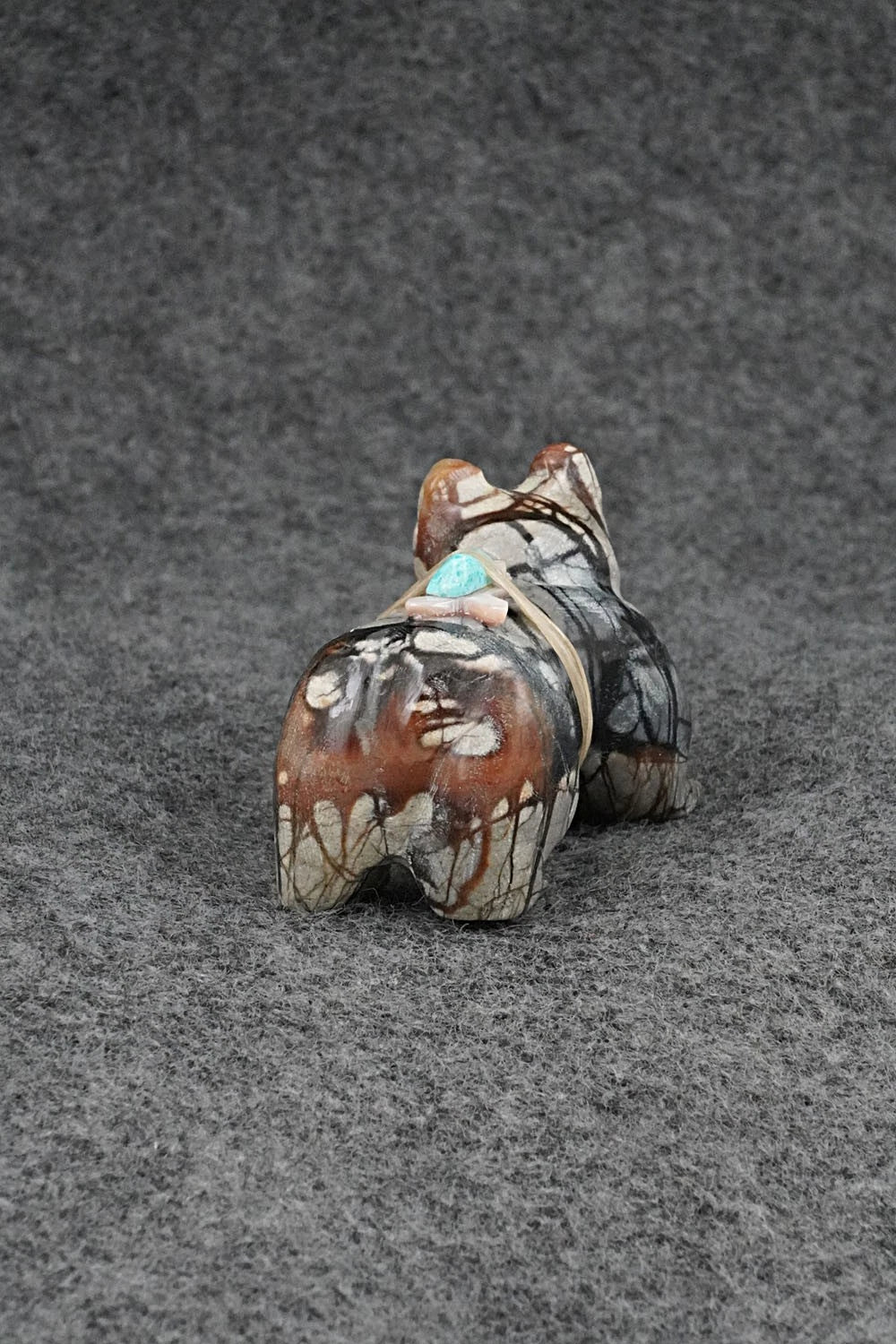 Bear Zuni Fetish Carving - Freddie Leekya