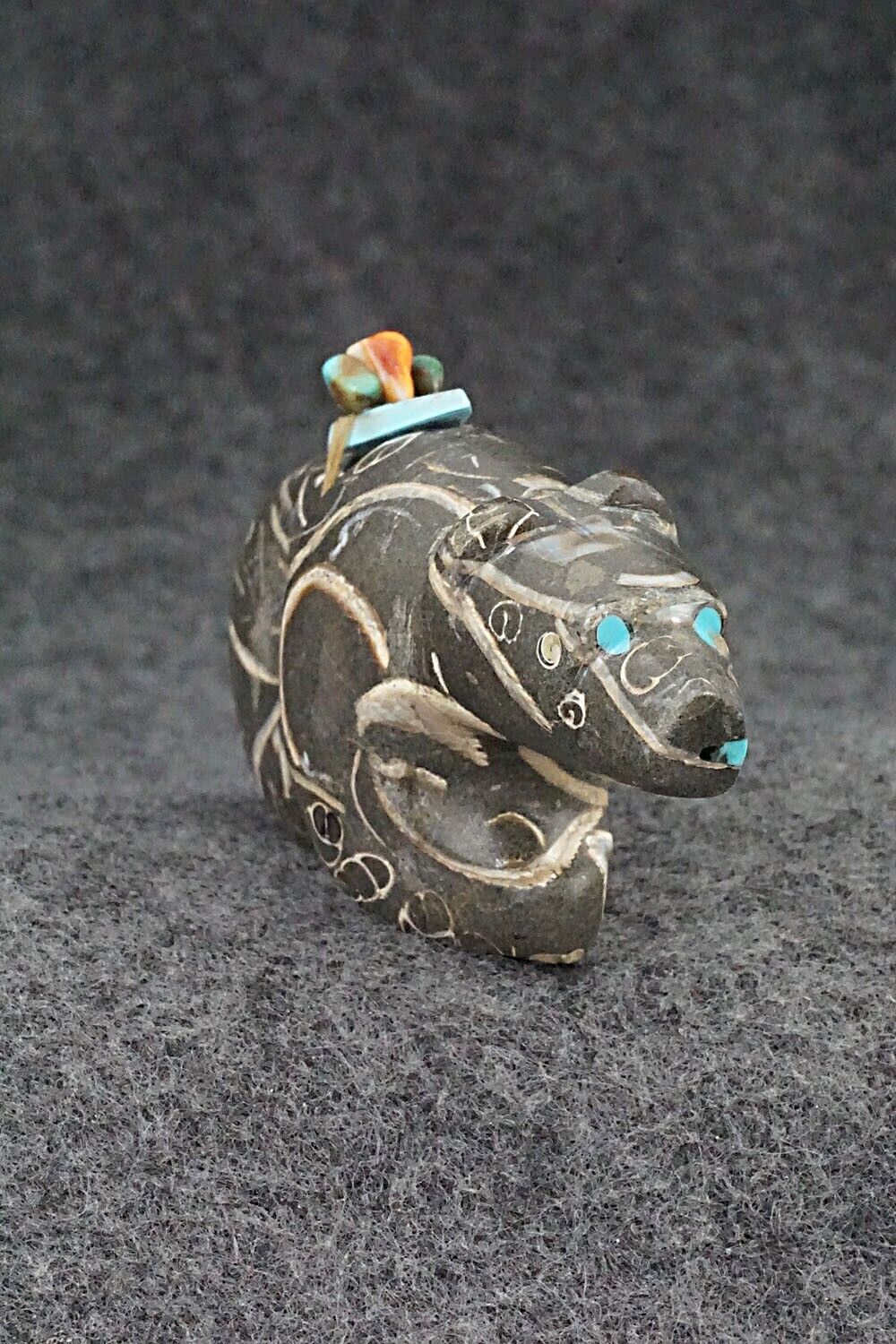 Bear Zuni Fetish Carving - Donovan Laiwakete