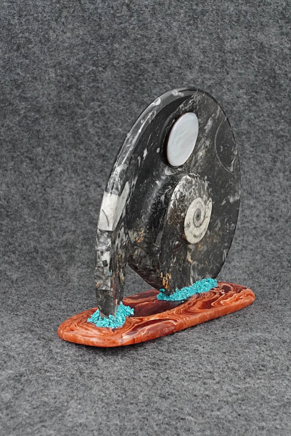 Bear Zuni Fetish Carving - Bernard Laiwekete